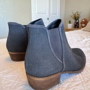 Kensie grey booties